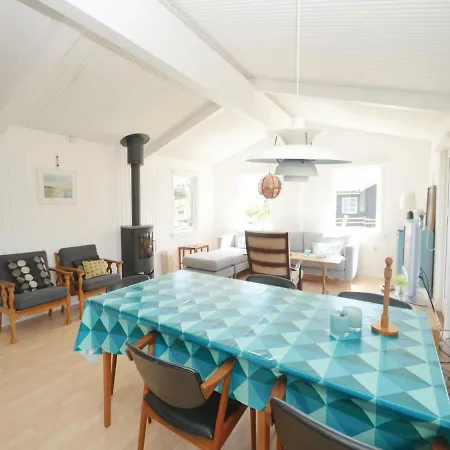 Prázdninový dům Three-bedroom Holiday In