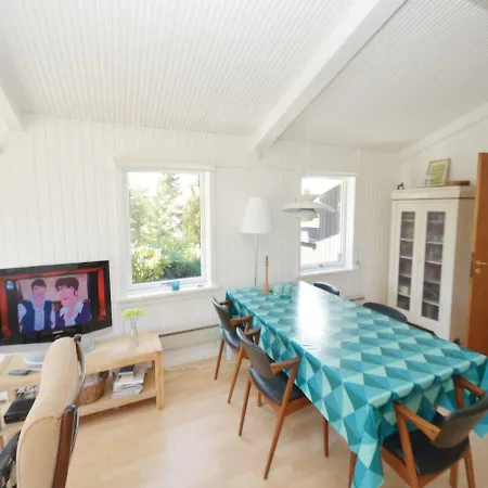 Three-bedroom Holiday In Prázdninový dům